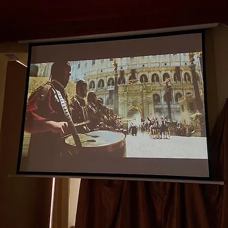 Augustus Experience Romaine Et Cinema Privee T1 * نيم