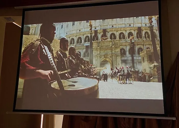 Augustus Experience Romaine Et Cinema Privee T1 * نيم